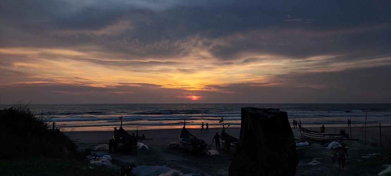 Royal Tulip Beach Cottages Arambol Exteriör bild
