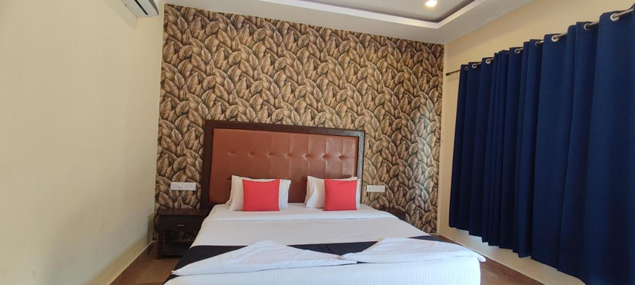 Royal Tulip Beach Cottages Arambol Exteriör bild